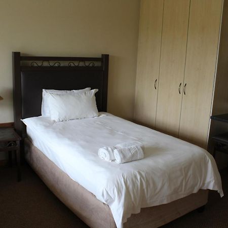 Monateng Safari Lodge Wallmannstal Экстерьер фото