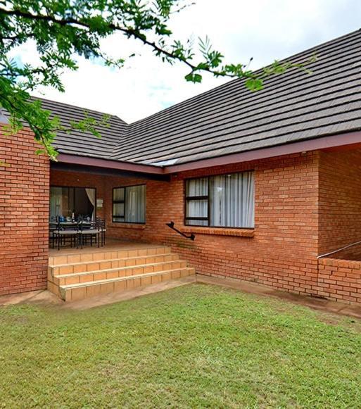 Monateng Safari Lodge Wallmannstal Экстерьер фото
